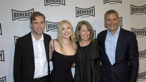 is phil rosenthal's daughter an actress